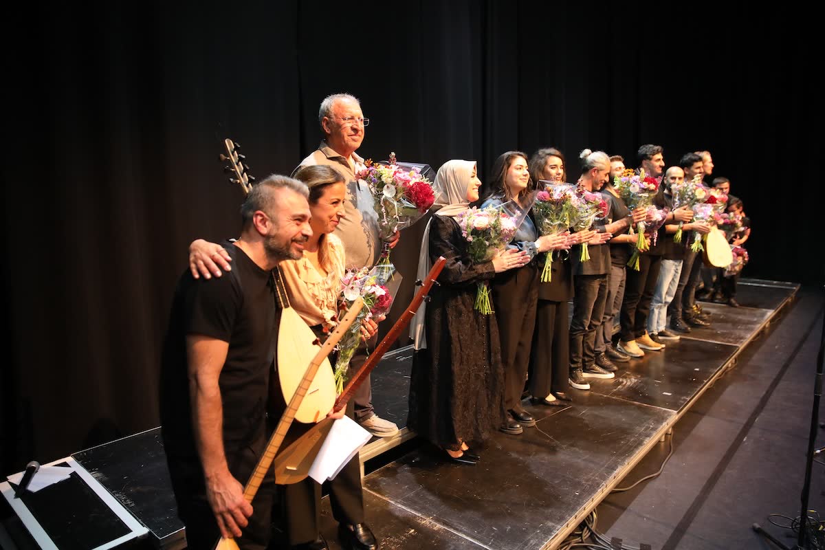 Students and teachers after the concert