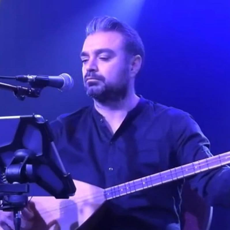 Bağlama teacher Ümit Fırat